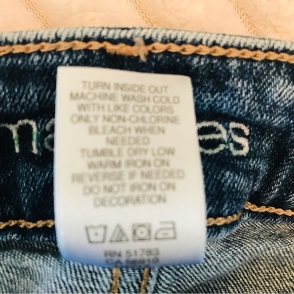 Maurices Distressed Skinny Jeans Destructed Cropped Raw Hems Women’s size 4 27 - Picture 7 of 7